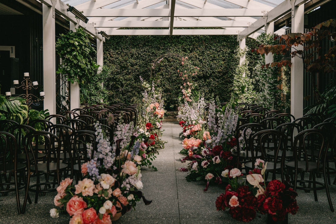 Eco-Friendly Wedding Florals: Gorgeous Oasis-Free Arrangements You’ll Love