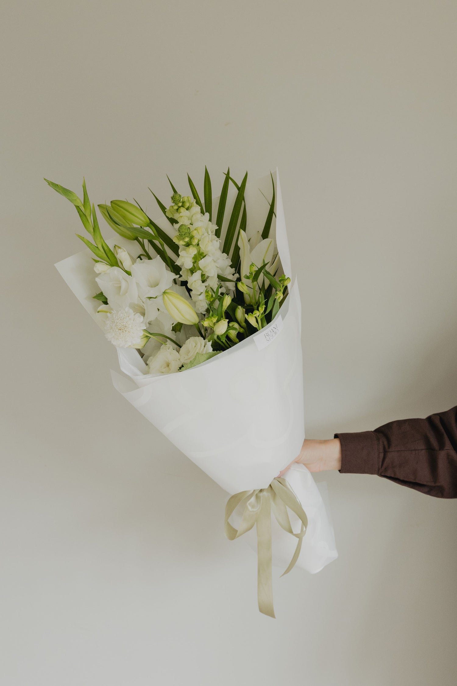 Simple Pleasures premium white and green bouquet Tauranga Delivery